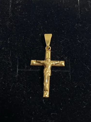 Crucifixo em ouro 18k