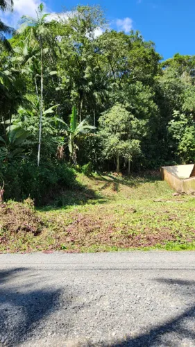 Oportunidade no Bairro Glória em Joinville! Terreno plano, escriturado e em localização pr