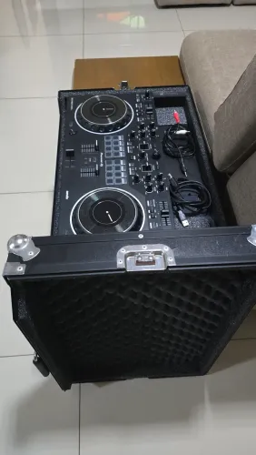 Controladora Pioneer Serão com Case de Transporte
