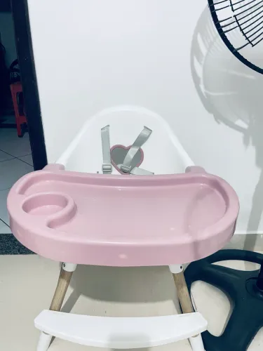 Cadeira de Alimentação Menina.