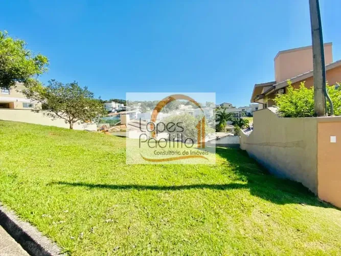 Excelente terreno em condomínio à venda em Atibaia!
