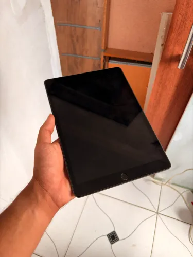 Vende-se iPad 9 geração de 64gb cinza