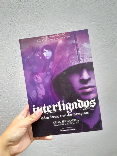 Livro "Interligados", de Gena Showalter
