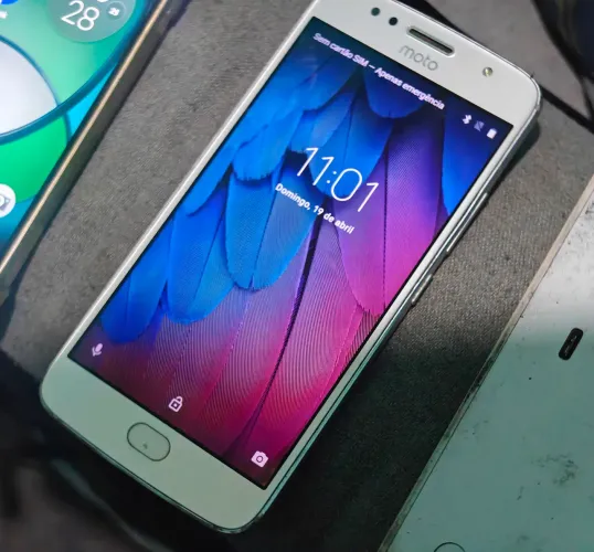 Lote Moto Z Play + Bônus Snap JBL + Moto G5