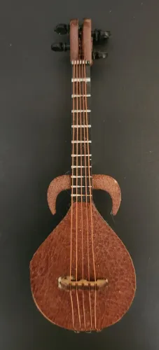 Miniatura Instrumento Musical - Rebab