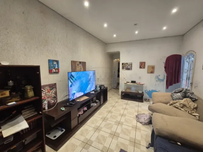 CASA TÉRREA À VENDA - EXCELENTE LOCALIZAÇÃO