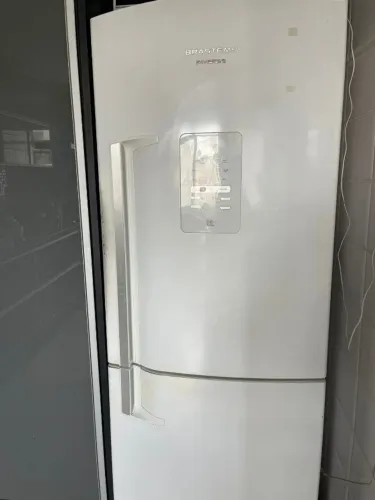 Geladeira Brastemp Inverse 400L+ Frost Free - Freezer embaixo - Ótimo estado