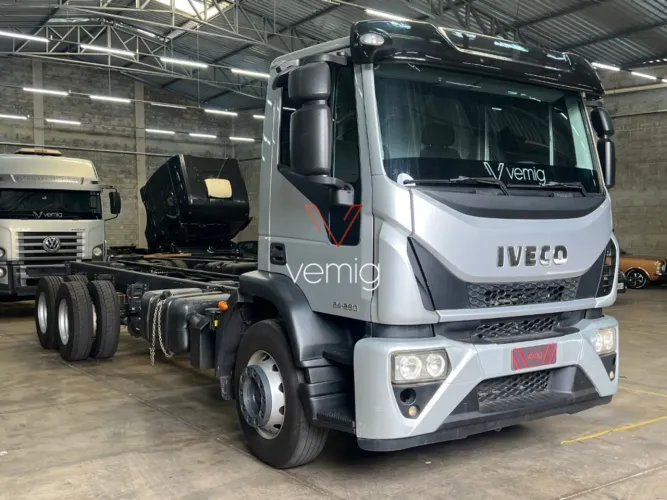 Caminhão Iveco Tector 24.280 24280 Truck 240E28 Ñ 2426 24260 