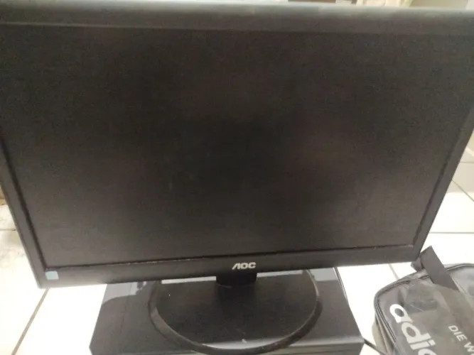 Vendo monitor AOC VGA 