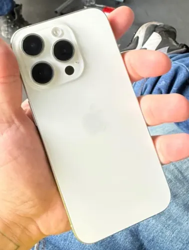 IPHONE 15 PRO 