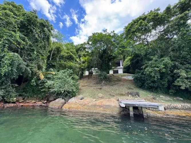 Sitio beira Mar Paraty Mirim 40.000 mil m2