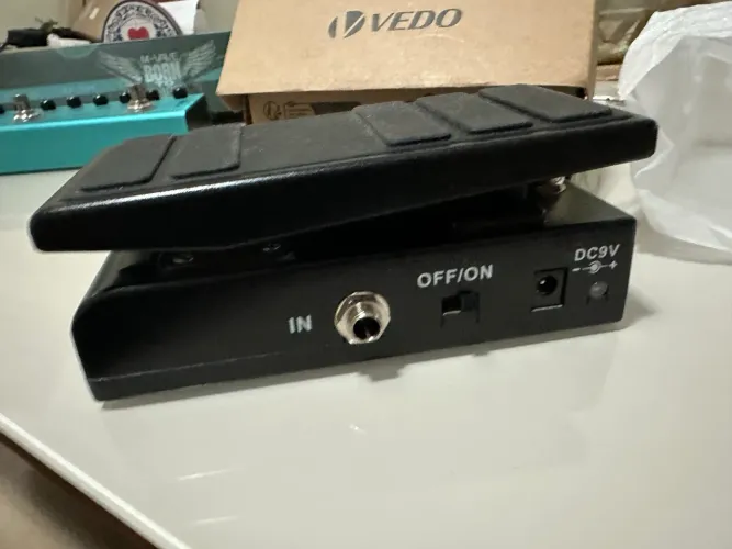 Pedal de Efeitos M-Vave VD-808 Wah e Volume para Guitarra