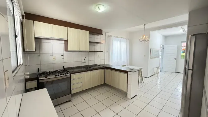 JK025. ALUGO casa em condomínio