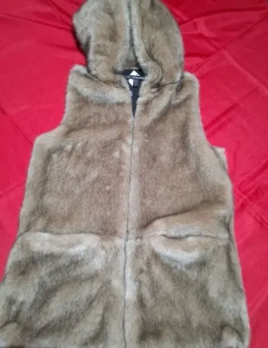 colete zara m com capuz pelos sintéticos
