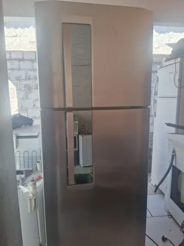 Geladeira Electrolux,de duas portas