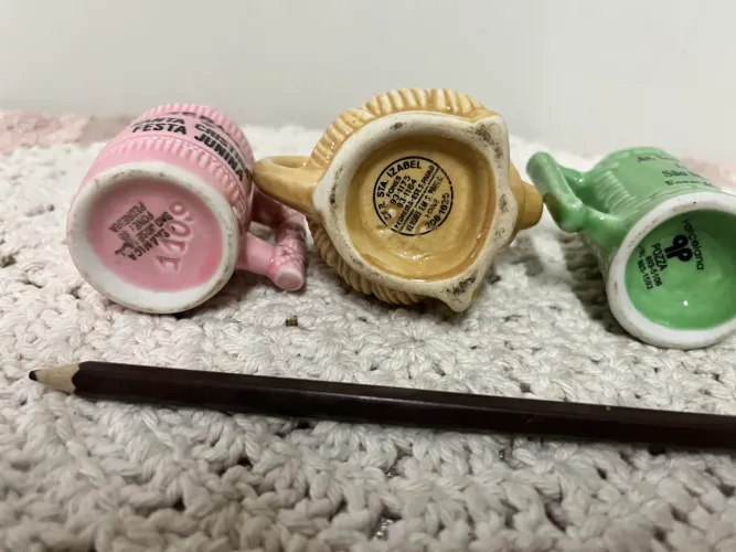 3 canecas de porcelana antigas