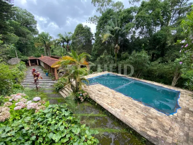SÍTIO COM 50 MIL m2 EM TAPIRAÍ