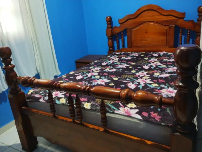 Cama vintage madeira de pino excelente qualidade