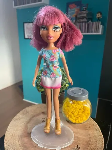 Boneca Bratz Cleopata - Cabelo Cortado - Usada
