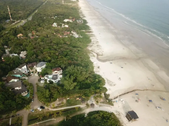 CASA PARA LOCAÇÃO NO RESIDENCIAL GUARATUBA A 150 METROS DA PRAIA- LITORAL NORTE SP - BERTI