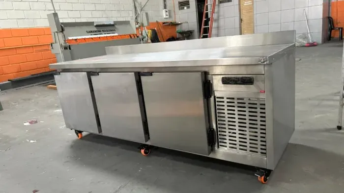 Balcão Frigorífico Comercial 1950mm com 3 Portas Refrigeradas