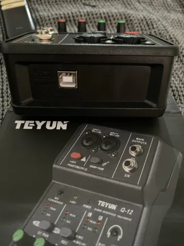 Placa de Áudio (Interface) teyun