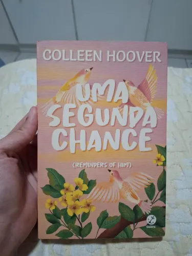 Uma segunda chance,  escritora Colleen houver.