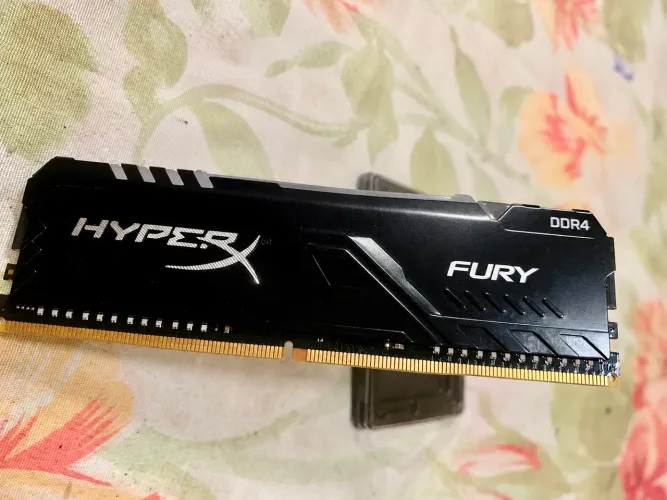 Memória RAM Kingston HyperX RGB 8GB