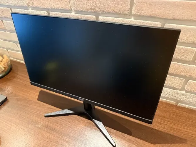 Monitor LED AOC 21,5"