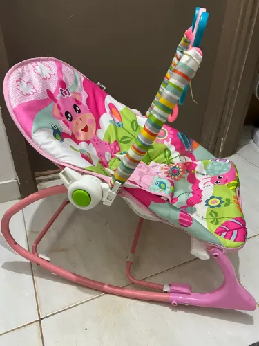 Cadeirinha de balanço e descanso infantil