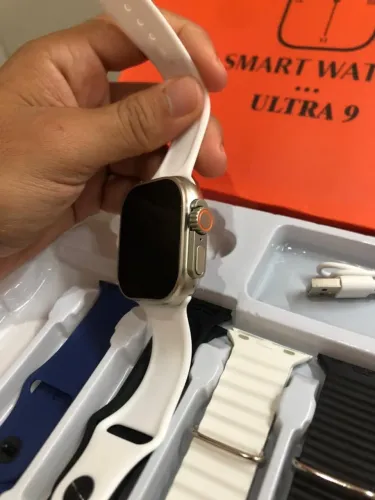 Smartwatch Ultra 7 em 1 Bluetooth com Chamadas + 7 Pulseiras e Android e iOS