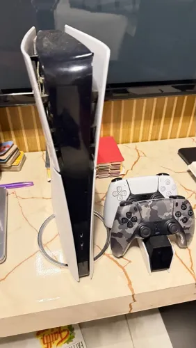 PlayStation 5 Edição Digital 825GB 2 controles