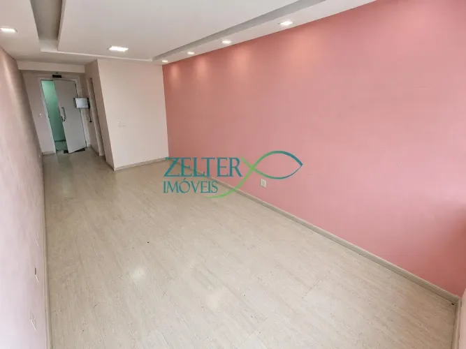 Sala Comercial à venda na Avenida Vicente de Carvalho em Penha Circular - Rio de Janeiro