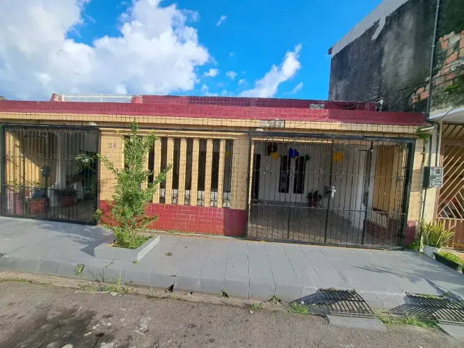VENDO EXCELENTE CASA DE 4/4 - NO CONDOMINIO DE CASAS MAIS PROCURADO DA MARAMBAIA, APROVEIT