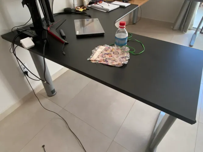 Mesa de Canto em L - Excelente estabilidade