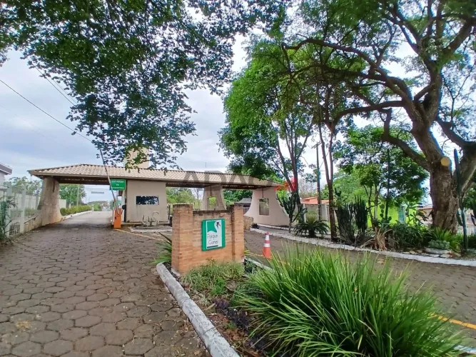 Lote com 700m² no Condomínio Parque dos Cisnes GO-080 saída para Nerópolis. Área / Terreno