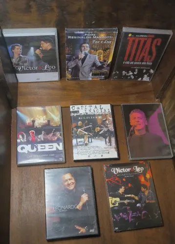 Lote DVDs Sertanejo e Rock (3 LACRADOS) - Victor & Leo, Titãs, Queen