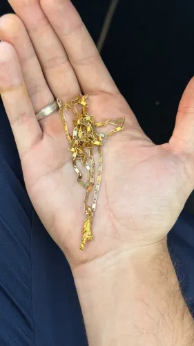 Colar de ouro piastrine