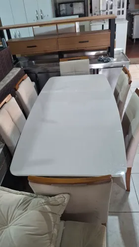 MESA DE JANTAR OFF WHITE 1,60CM COM 6 CADEIRAS (CONTEM UM PEQUENO TRINCO NA PONTA)