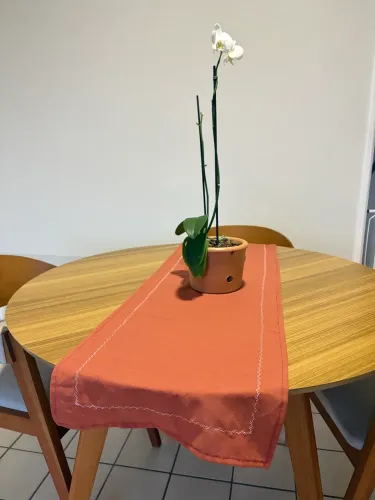 Trilha de mesa com ou sem bordado/babado em linhk