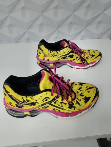 TÊNIS FEMININO ORIGINAL BOM E NOVO