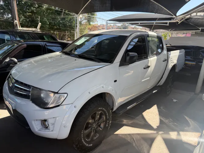 Mitsubishi L200 Triton HPE 3.2 CD TB Int.diesel MEC 2012