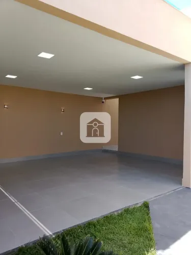 Casa para locação no bairro Laranjeiras