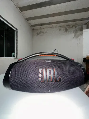 vendo jbl boombox 3