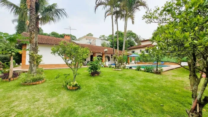 CASA EMCONDOMINIO COM PISCINA FL26