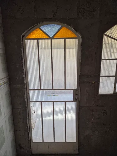Porta usada para sala ou cozinha 210x80 cms com vidros