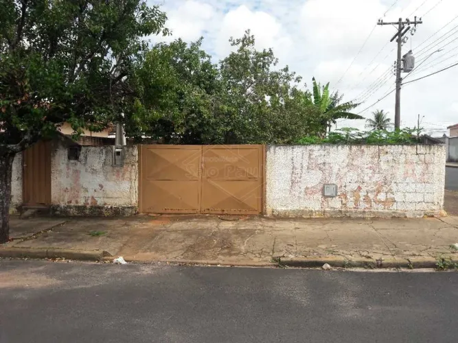 Venda de Casas / Padrão na cidade de Araraquara
