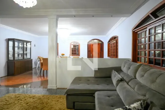Casa à Venda - Vila Liviero, 4 Quartos, 450 m2