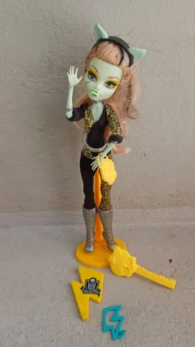 Boneca Frankie Stein monster high 