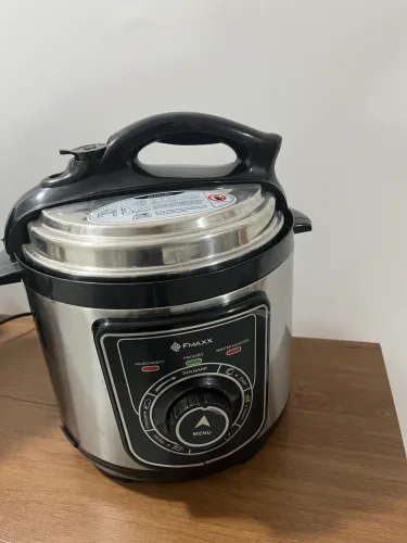 Panela de Pressão elétrica - Nova